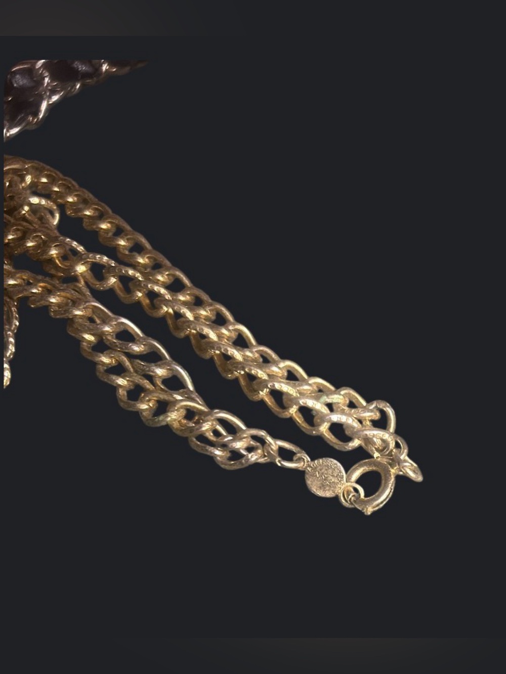 vintage Accessocraft N.Y.C. gold-tone articulated fish pendant necklace - Picture 3 of 4
